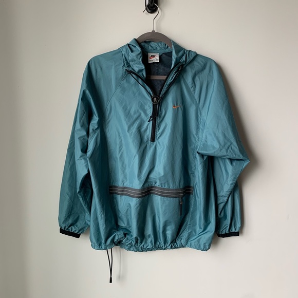 Nike Windbreaker - Picture 1 of 9